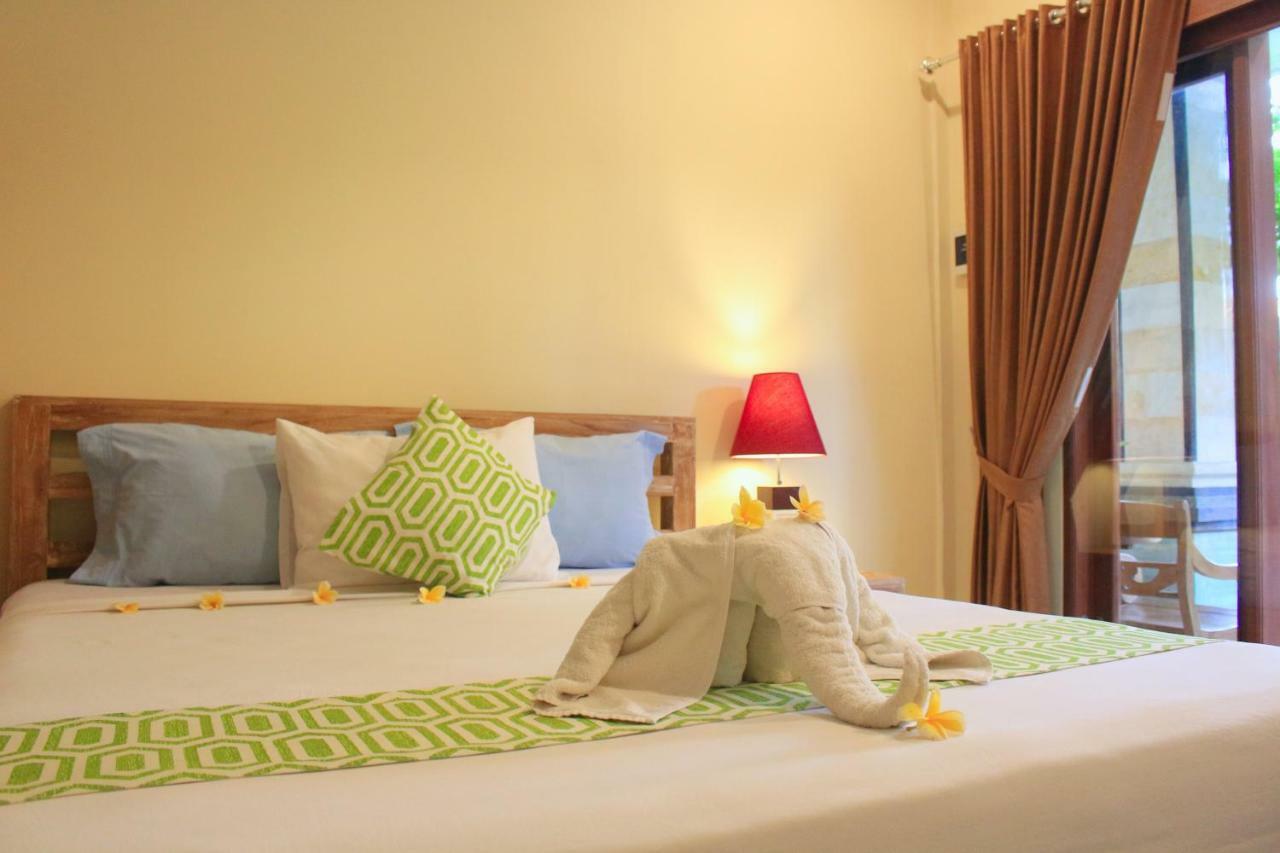 Cr Tris Rooms Seminyak Buitenkant foto