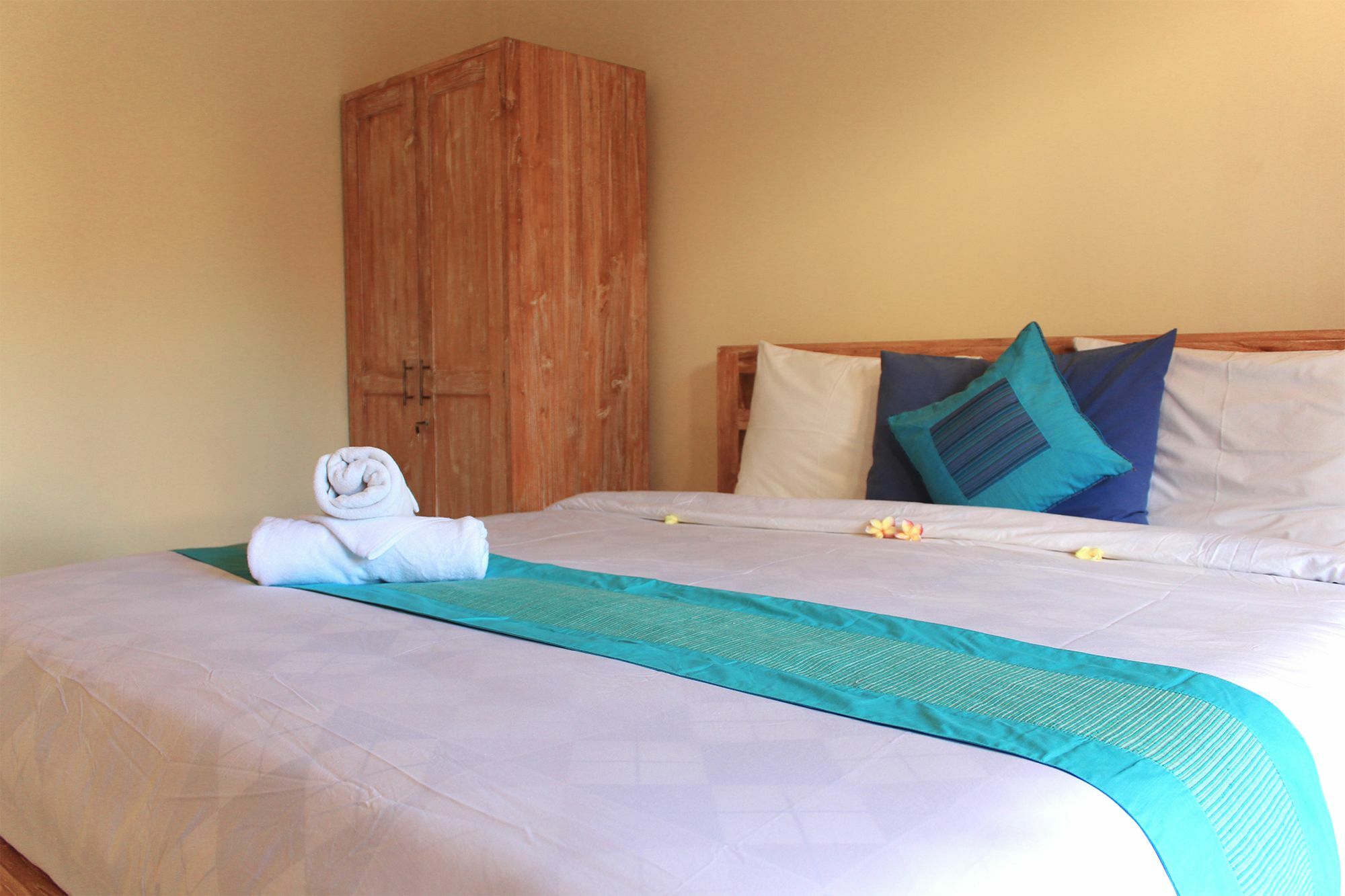 Cr Tris Rooms Seminyak Buitenkant foto