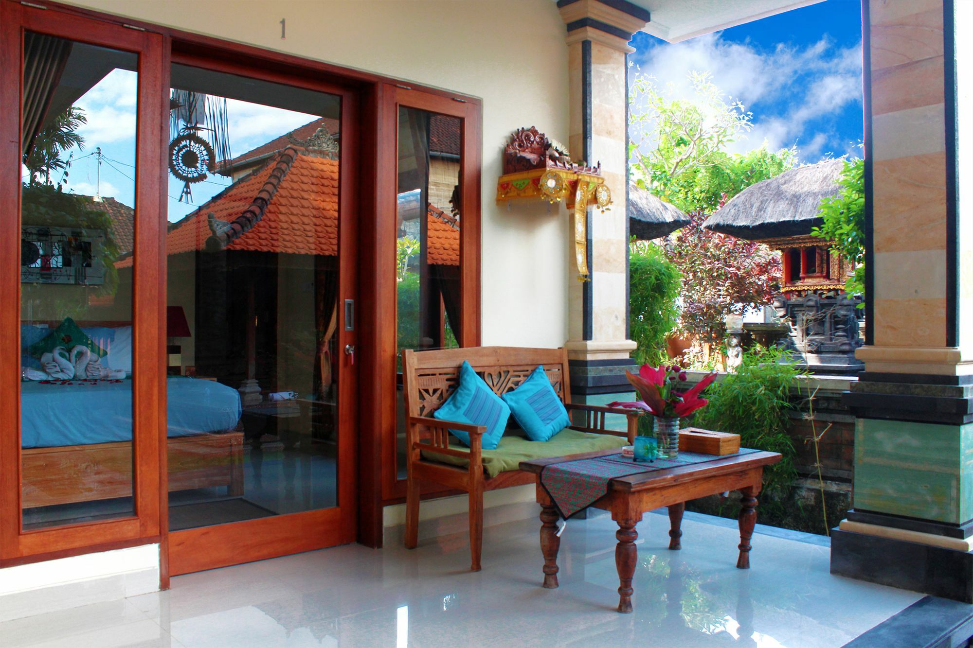 Cr Tris Rooms Seminyak Buitenkant foto