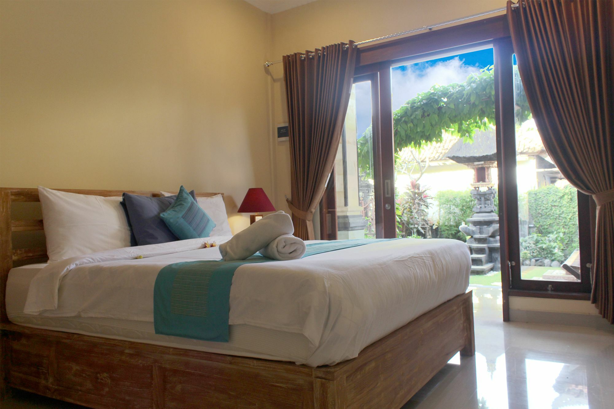 Cr Tris Rooms Seminyak Buitenkant foto