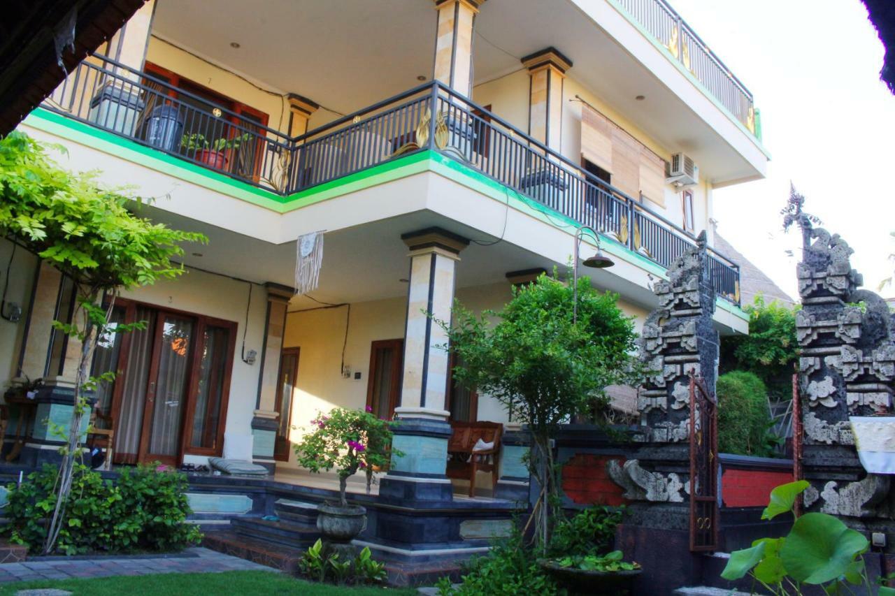 Cr Tris Rooms Seminyak Buitenkant foto